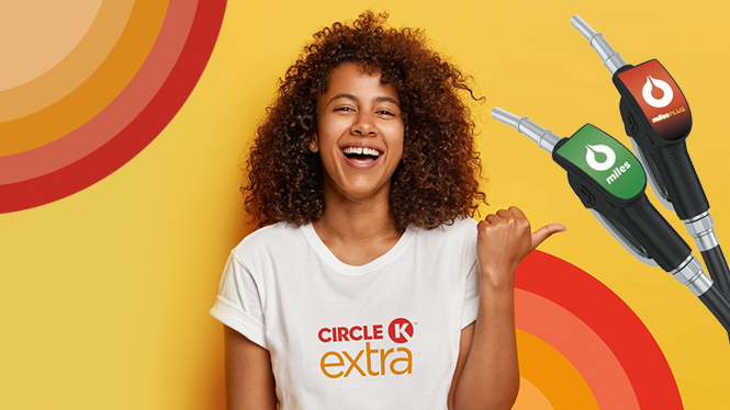 tjej med Circle K EXTRA t-shirt